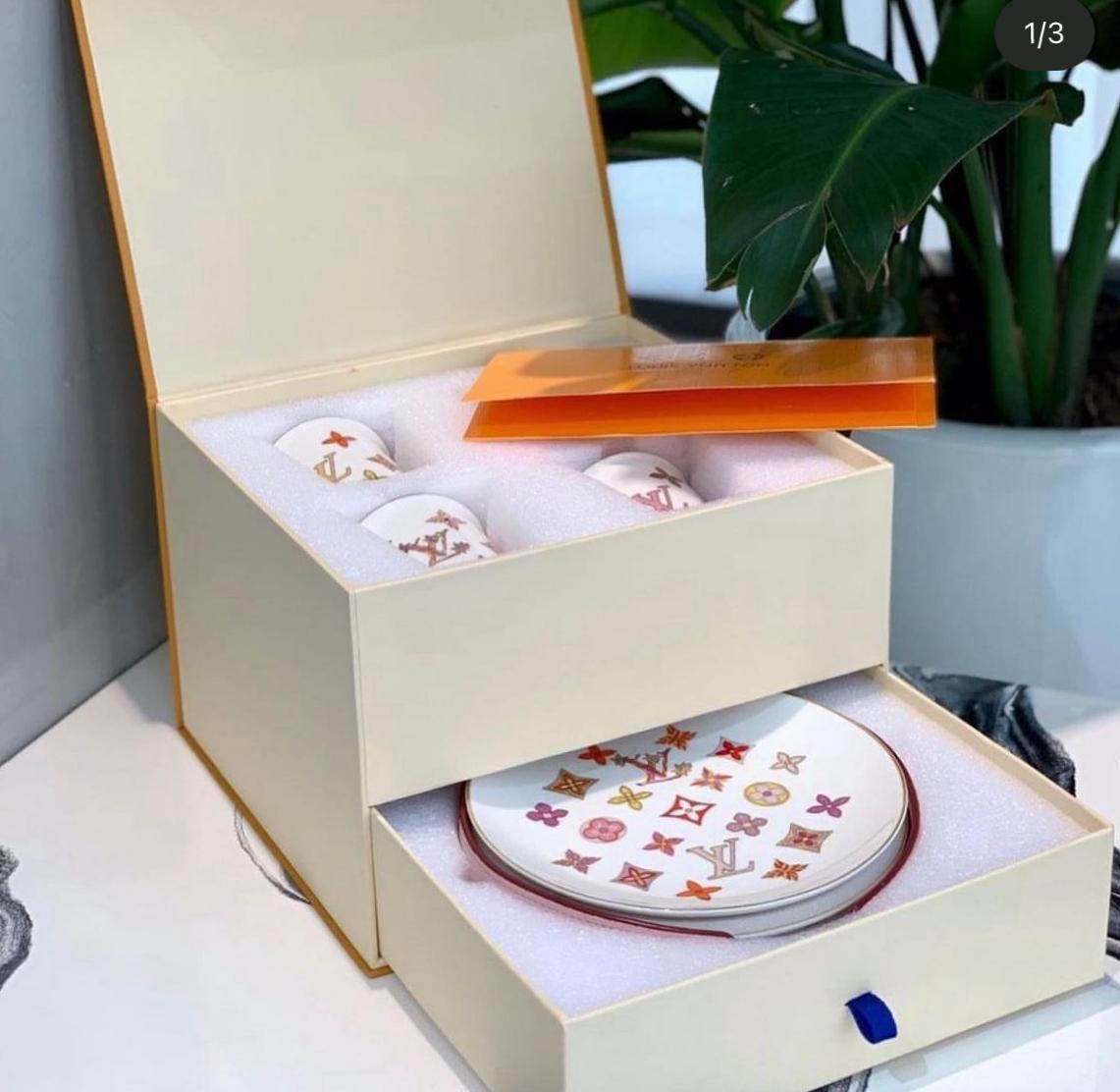 Louis Vuitton   LV  Tea set